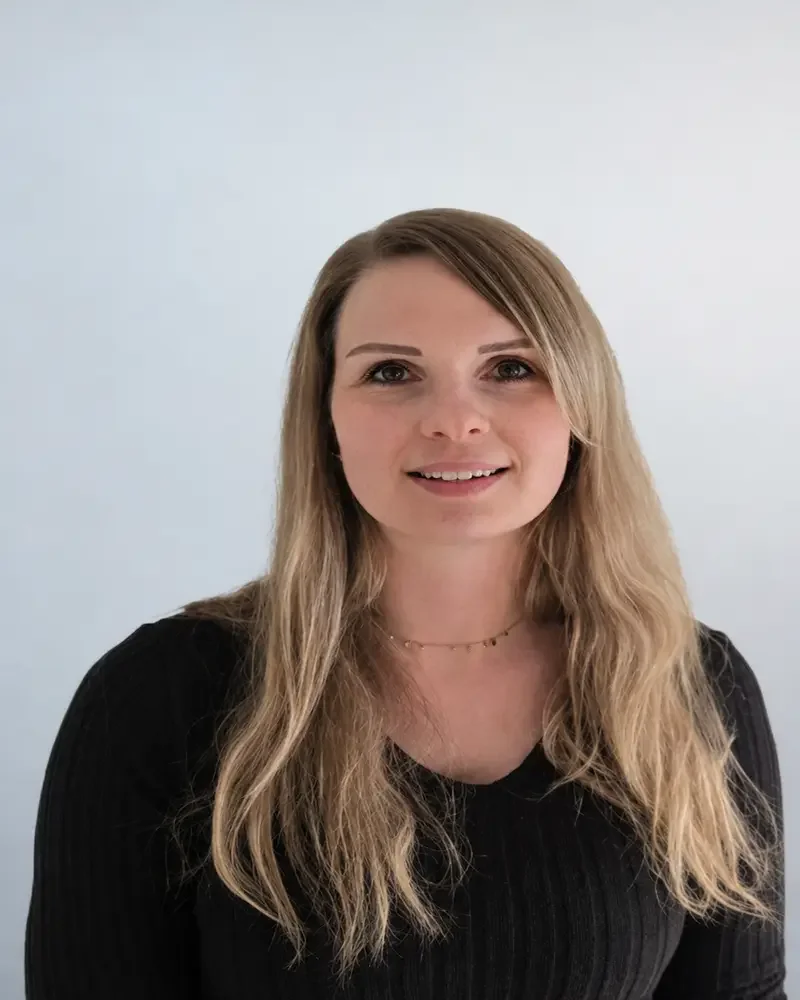 Portret van Joyce, HR manager bij Vooruit met Zorg